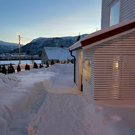 Apartamento Lovely With Free Parking Tromsø
